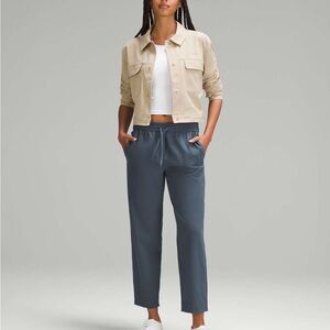Lululemon tapered leg mid rise pant 7/8